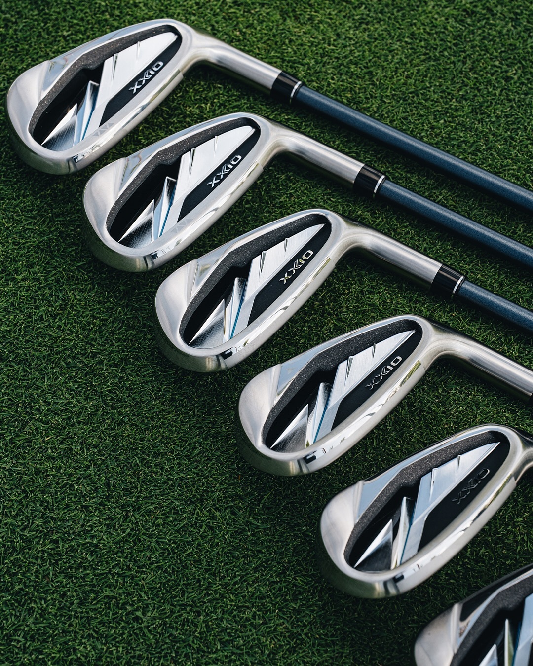 ゼクシオ XXIO EXPERIENCE THE DIFFERENCE | DUNLOP GOLFING WORLD